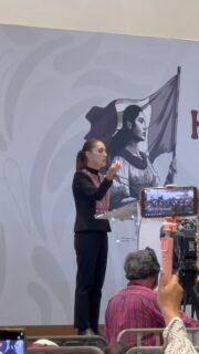 ¡La transformación avanza! 🇲🇽

Fue un gusto acompañar hoy a nuestro Coordinador, el Dr. Santiago Nieto, durante la visita de nuestra Presidenta Claudia Sheinbaum a Querétaro, con motivo del evento “Honestidad y Resultados”, por su Segundo Año de Gobierno.

Tuvimos la oportunidad de escuchar los avances, acciones y resultados que se han alcanzado en Querétaro y en todo México.

Seguimos sumando, trabajando y caminando cerca de la gente, porque la transformación se construye todos los días.

#Querétaro #Transformación #HonestidadYResultados